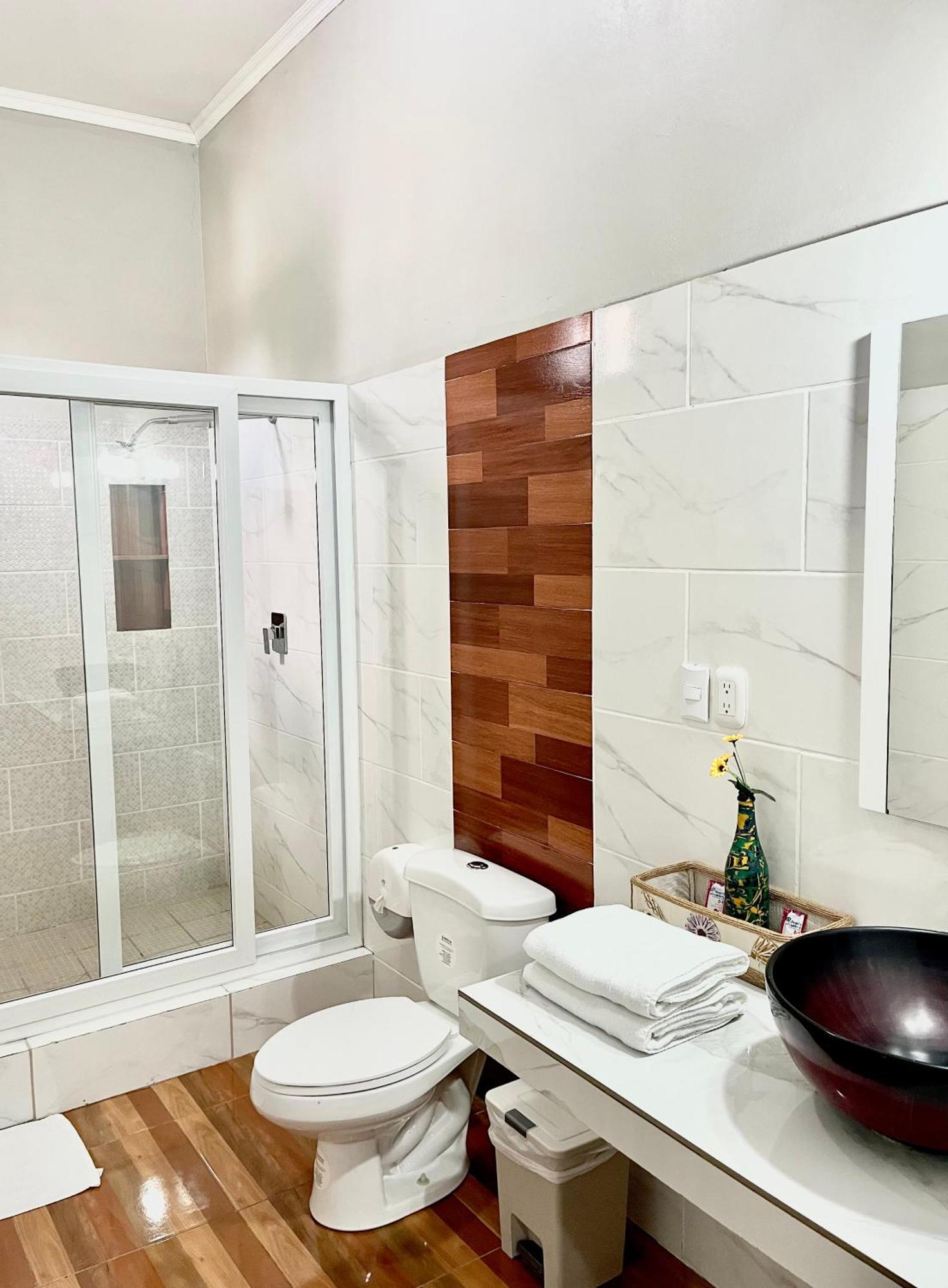 Mangohosting Hotel Комаягуа Екстериор снимка